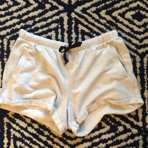 VS PINK SHORTS LAST OFFER ✌🏻✌🏻